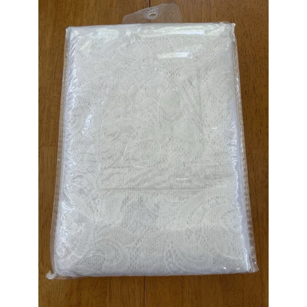 Vintage Style White Lace Tablecloth 60 x 140 Vermont Country Store NIP Floral